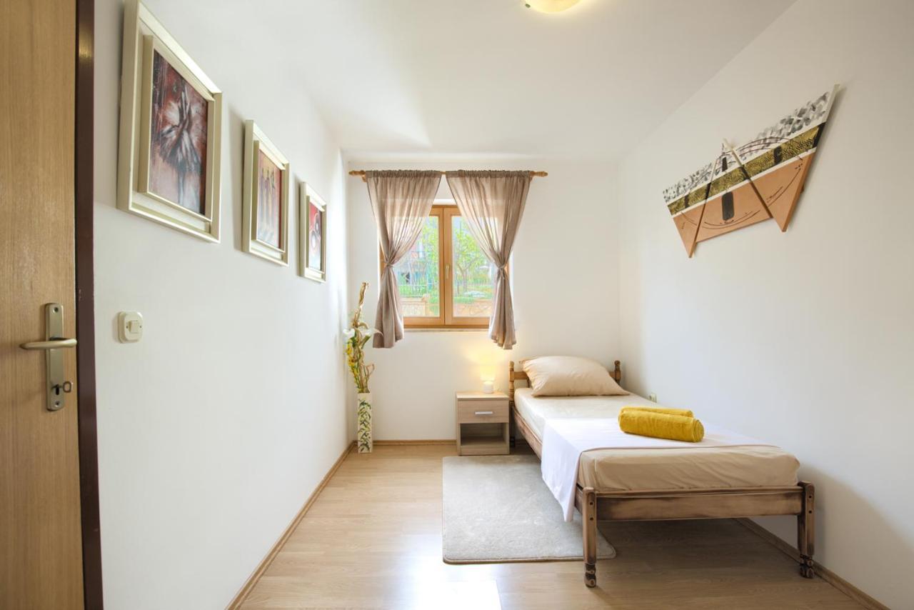Ferienwohnung Apartman Andi Pula Exterior foto
